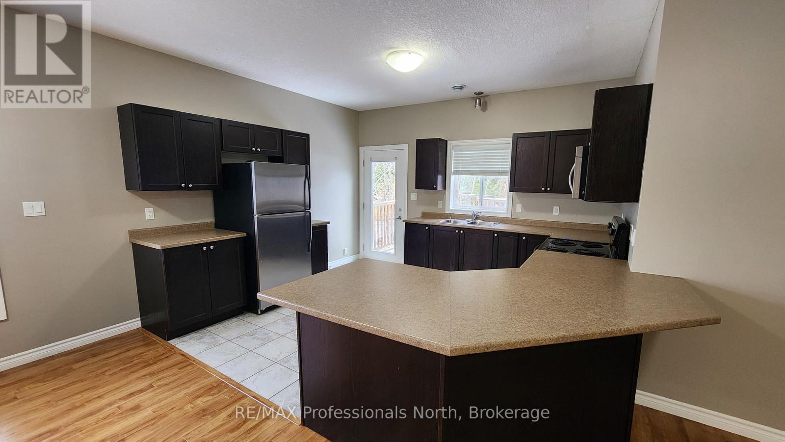 33 Goodwin Drive, Huntsville, Ontario  P1H 2R3 - Photo 26 - X12539064