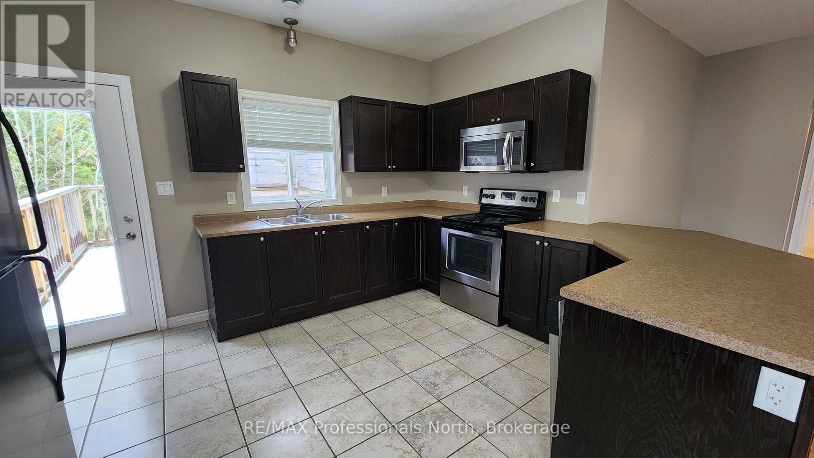 33 Goodwin Drive, Huntsville, Ontario  P1H 2R3 - Photo 29 - X12539064