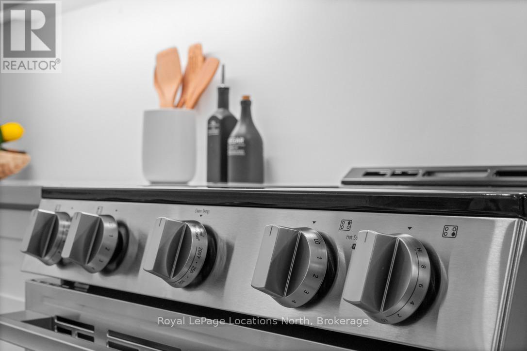 121 Emerson Way, West Grey, Ontario  N0G 1R0 - Photo 33 - X12539136