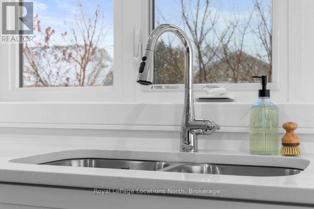 121 Emerson Way, West Grey, Ontario  N0G 1R0 - Photo 34 - X12539136