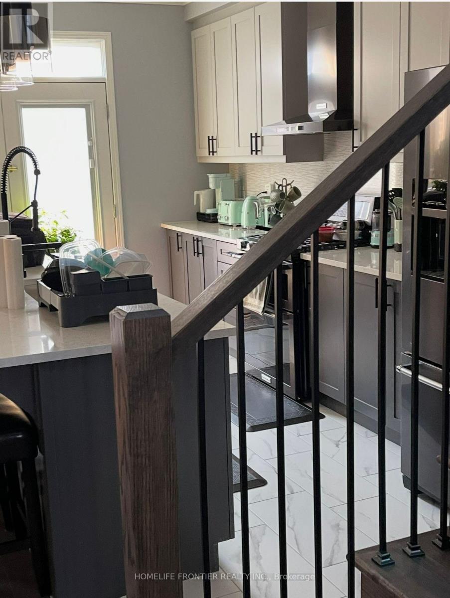 3005 Heartwood Lane, Pickering, Ontario  L1X 0P1 - Photo 4 - E12534862