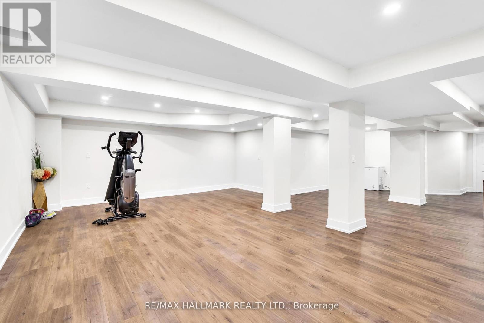 21 Brooks Avenue, Aurora, Ontario  L4G 7W2 - Photo 31 - N12458968