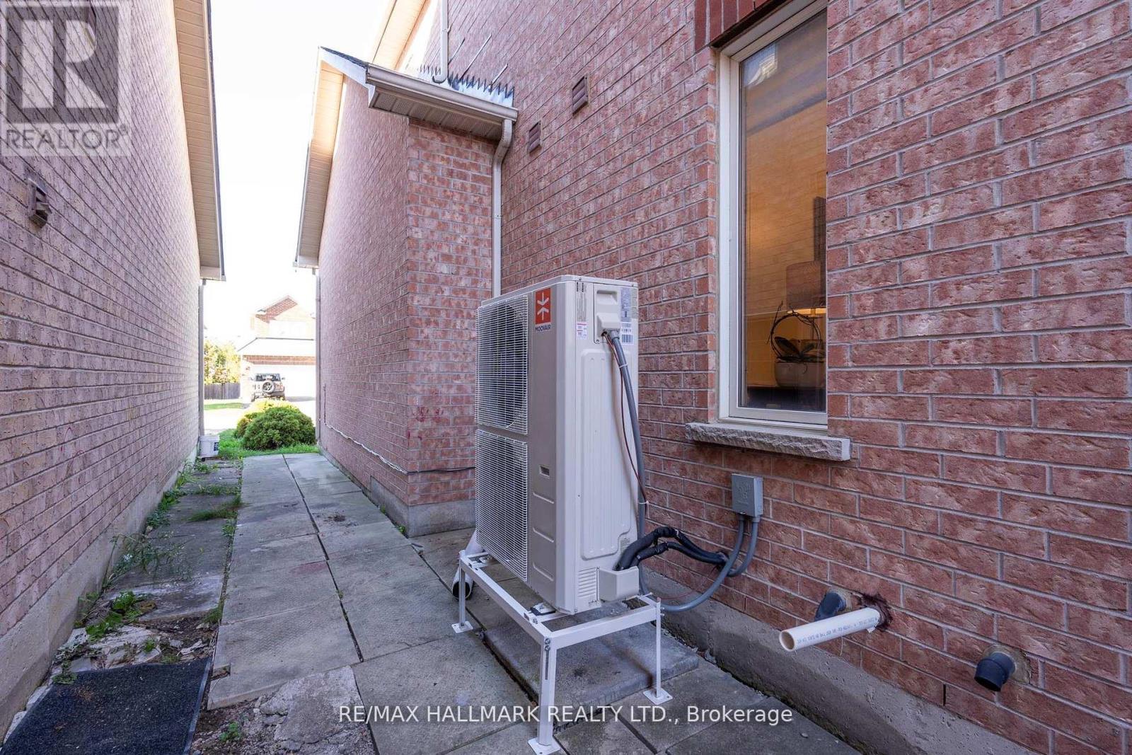 21 Brooks Avenue, Aurora, Ontario  L4G 7W2 - Photo 36 - N12458968