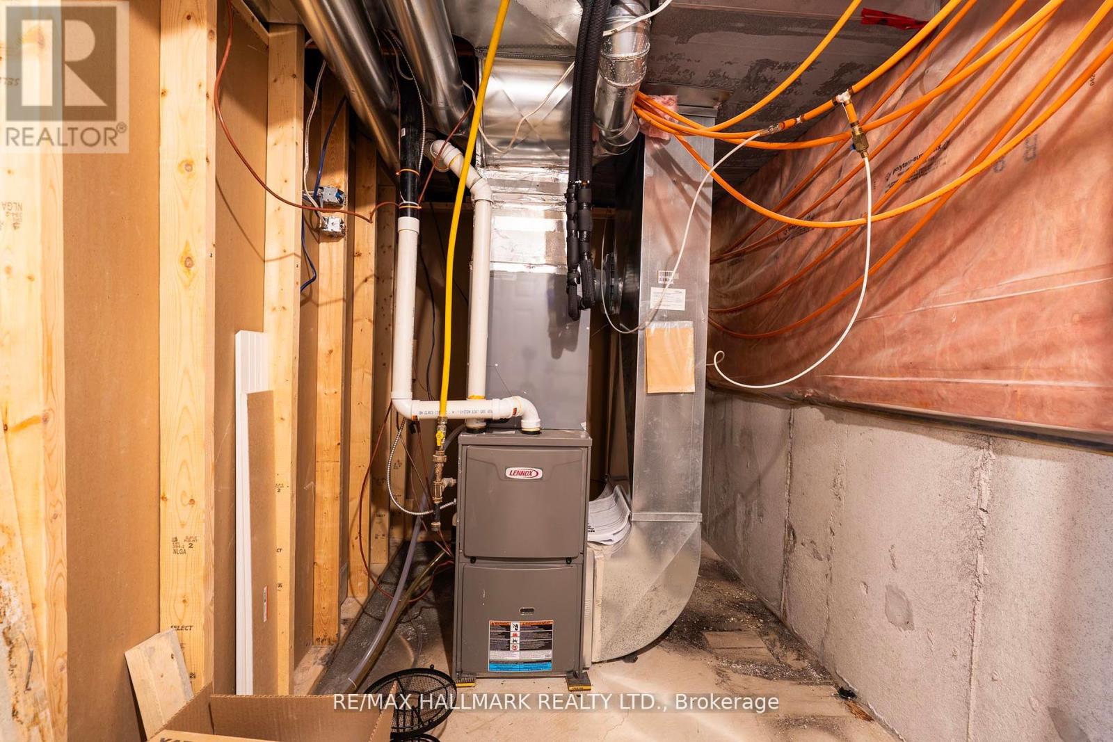 21 Brooks Avenue, Aurora, Ontario  L4G 7W2 - Photo 34 - N12458968