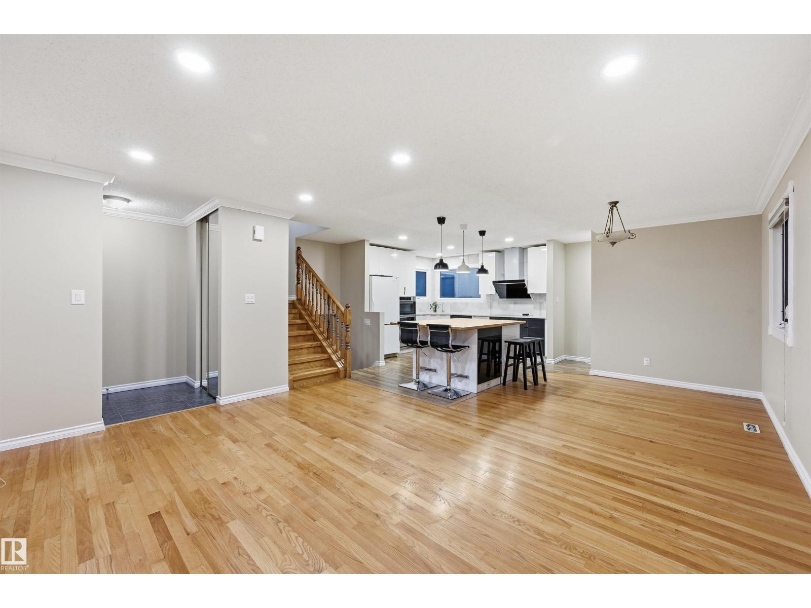 16803 93 St Nw, Edmonton, Alberta  T5Z 1W9 - Photo 4 - E4465506