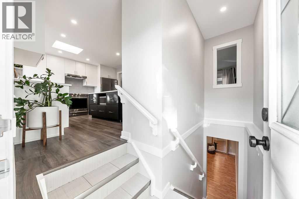 121 Hanover Road Sw, Calgary, Alberta  T2V 3J6 - Photo 19 - A2270193