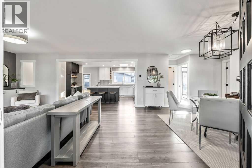 121 Hanover Road Sw, Calgary, Alberta  T2V 3J6 - Photo 3 - A2270193