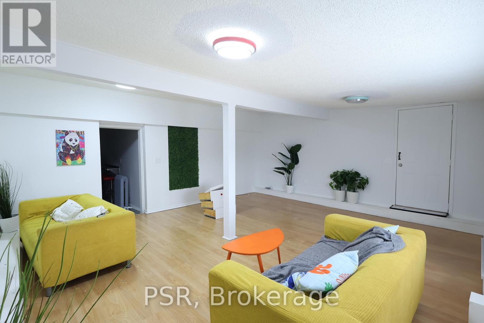 UPPER - 1108 ST.CLAIR AVENUE W, Toronto, Ontario