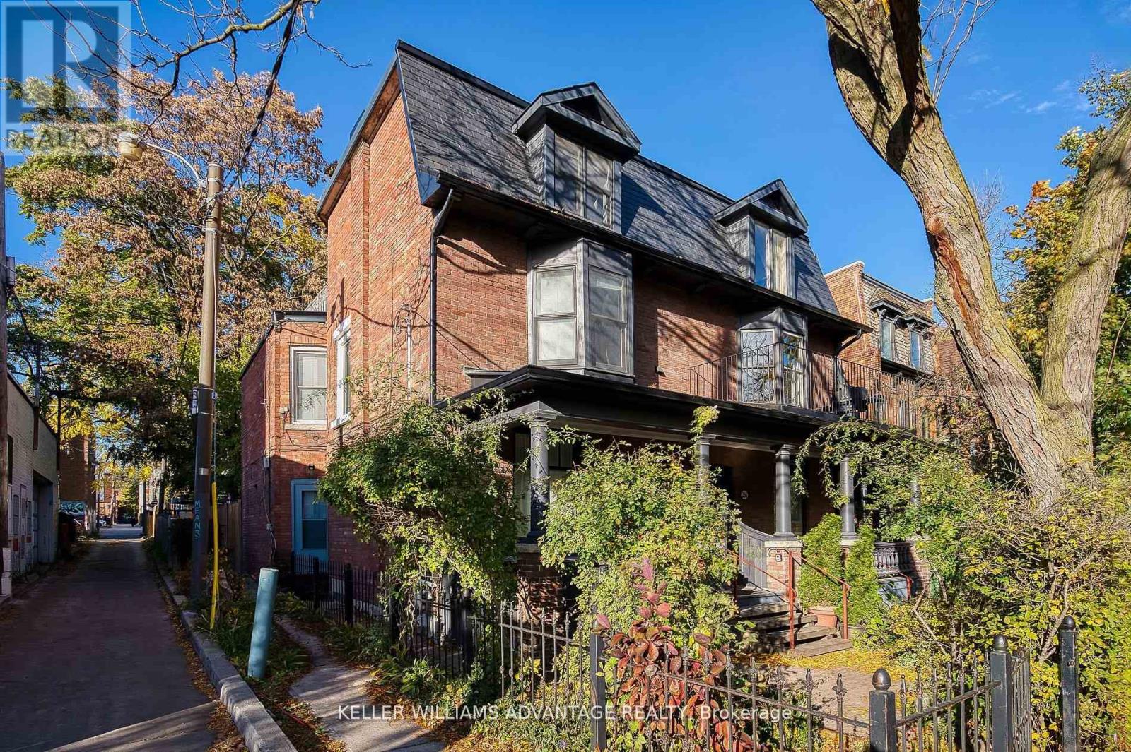 254a Carlton Street, Toronto, Ontario  M5A 2L3 - Photo 4 - C12539102