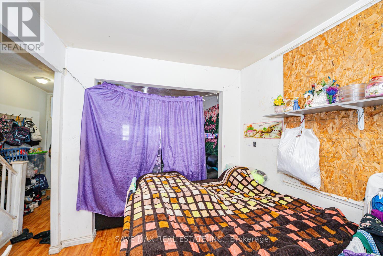 283 Rhodes Avenue E, Toronto, Ontario  M4L 3A4 - Photo 16 - E12539130