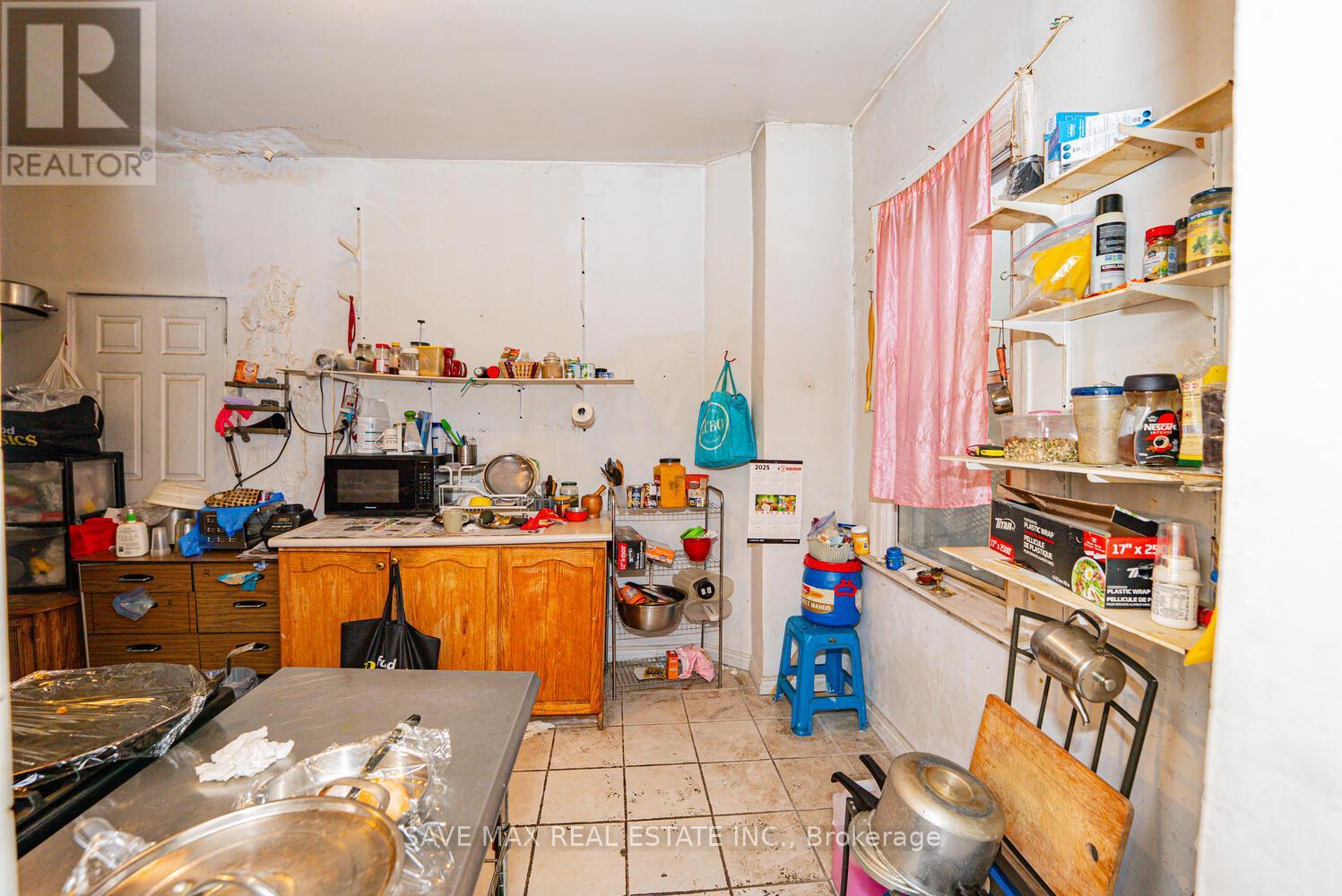 283 Rhodes Avenue E, Toronto, Ontario  M4L 3A4 - Photo 17 - E12539130