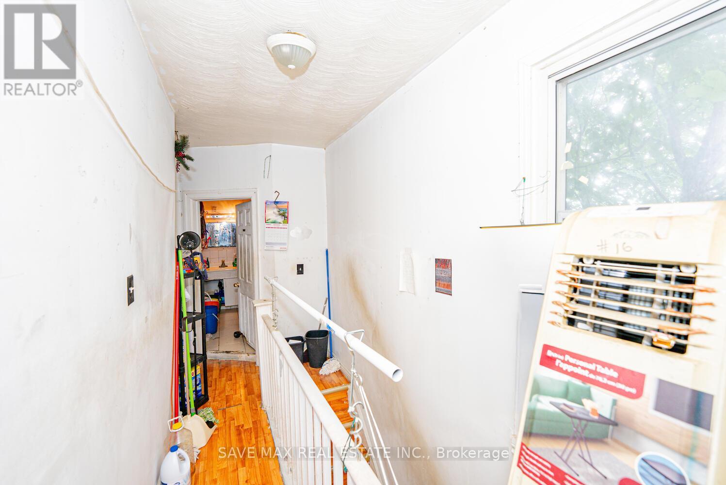 283 Rhodes Avenue E, Toronto, Ontario  M4L 3A4 - Photo 21 - E12539130