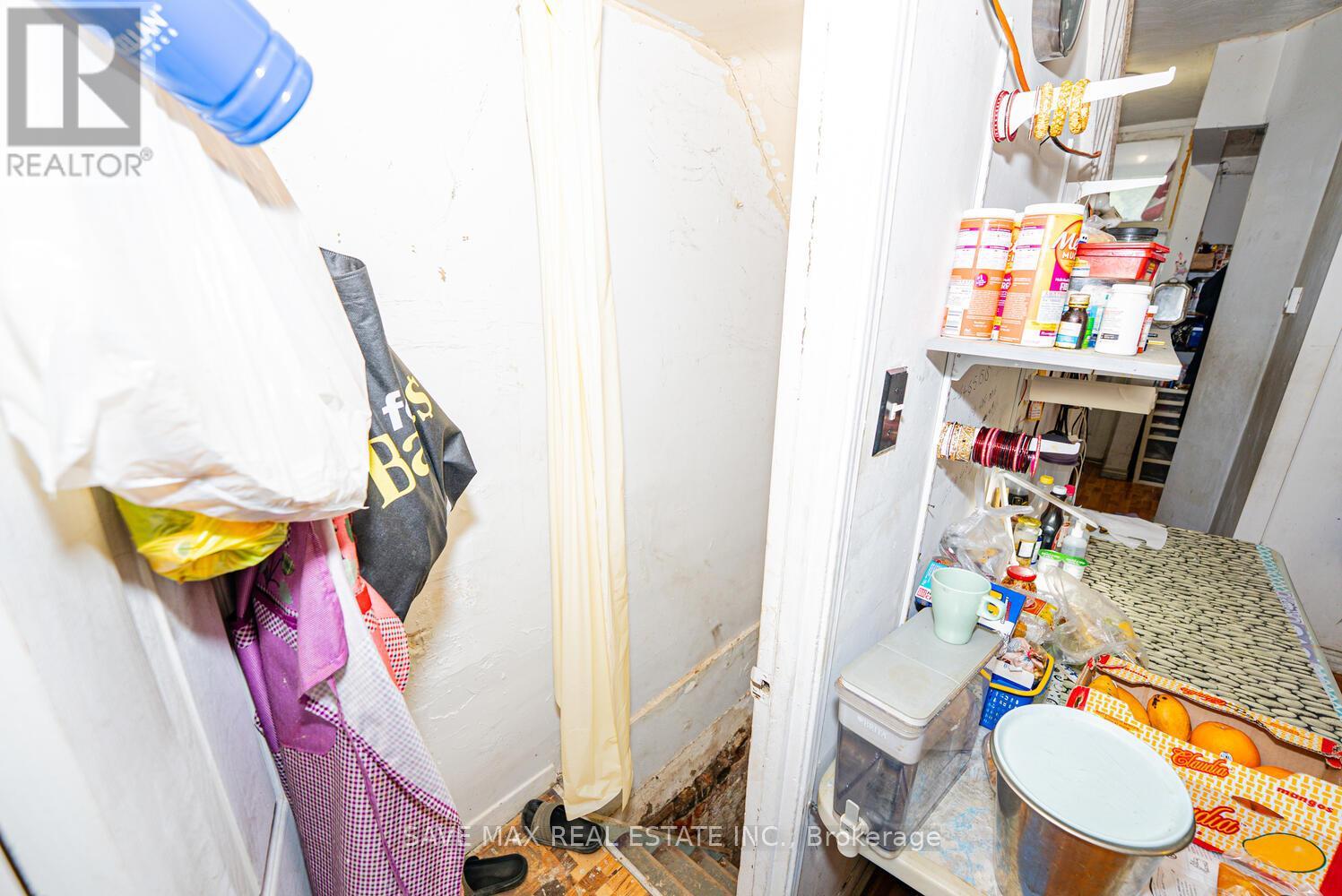 283 Rhodes Avenue E, Toronto, Ontario  M4L 3A4 - Photo 28 - E12539130