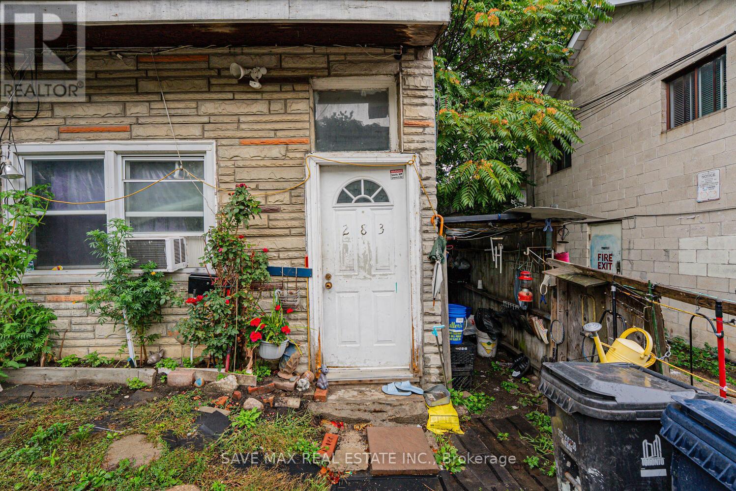 283 Rhodes Avenue E, Toronto, Ontario  M4L 3A4 - Photo 9 - E12539130