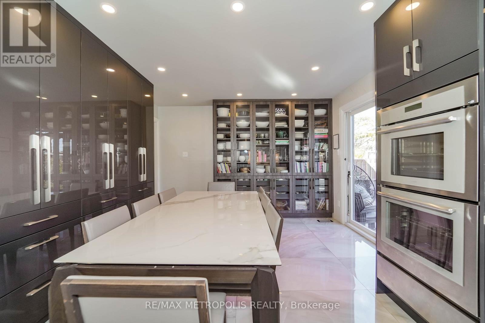 4392 Grassland Crescent, Mississauga, Ontario  L5V 1E2 - Photo 19 - W12536824