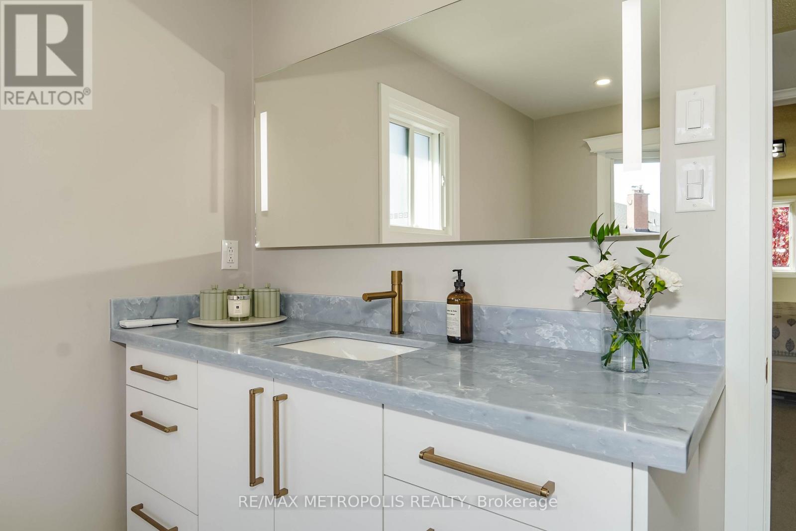 4392 Grassland Crescent, Mississauga, Ontario  L5V 1E2 - Photo 42 - W12536824