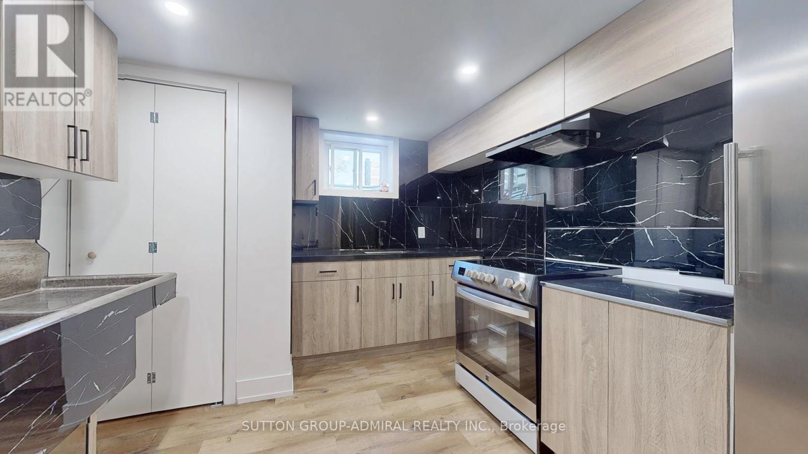 242 Muriel Street, Newmarket, Ontario  L3Y 3N3 - Photo 37 - N12539068