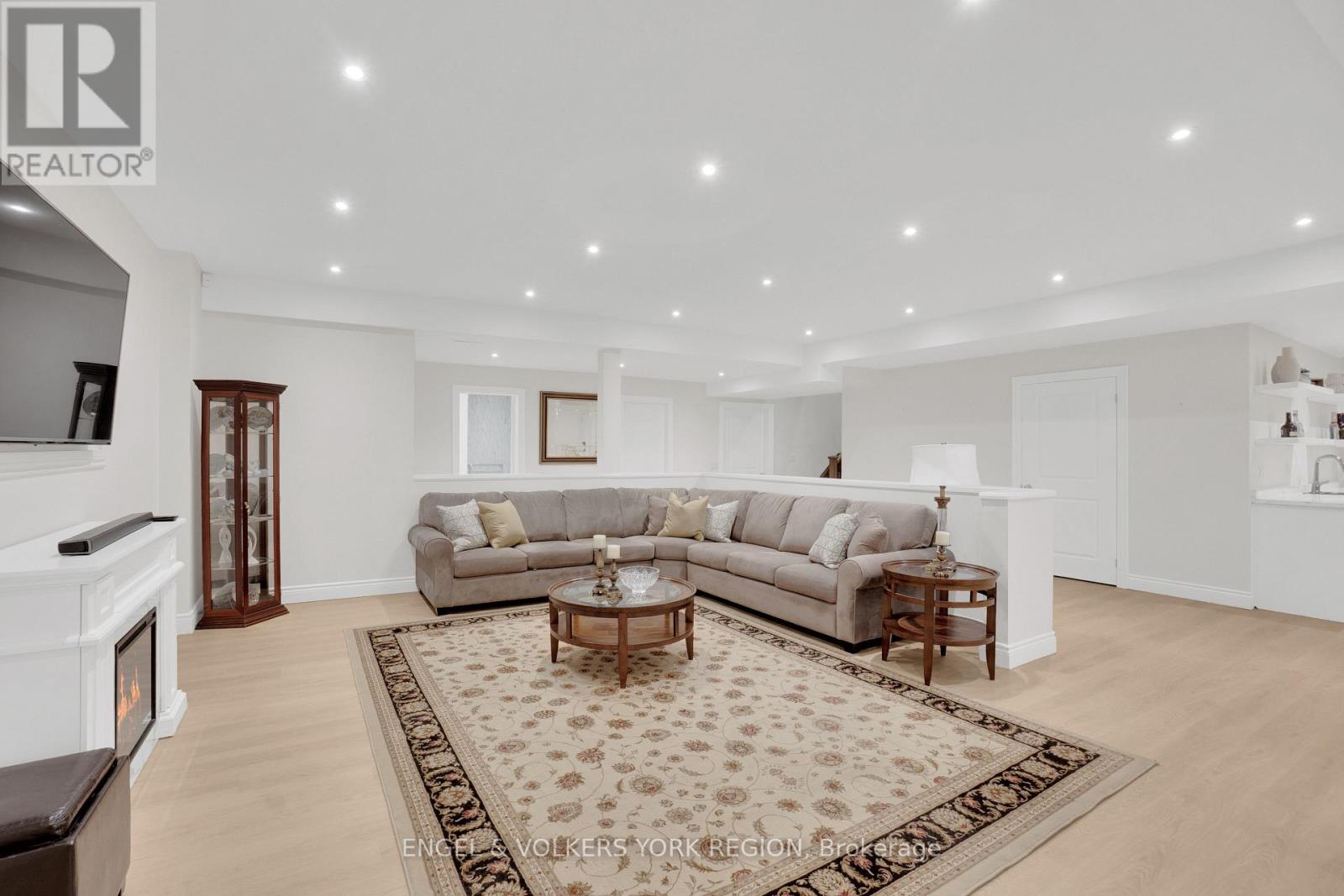 43 James Stokes Court, King, Ontario  L7B 0M8 - Photo 37 - N12539078