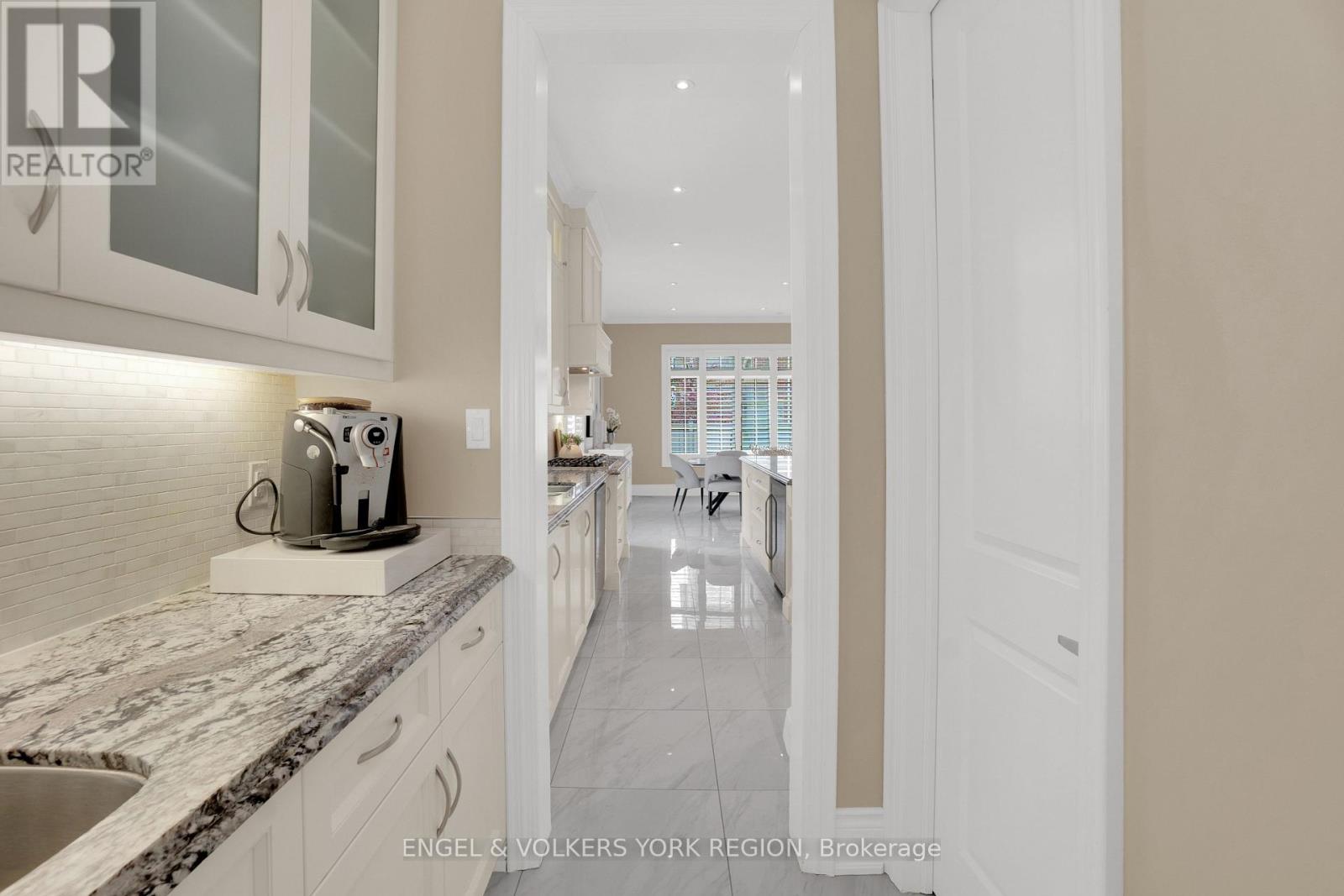 43 James Stokes Court, King, Ontario  L7B 0M8 - Photo 9 - N12539078