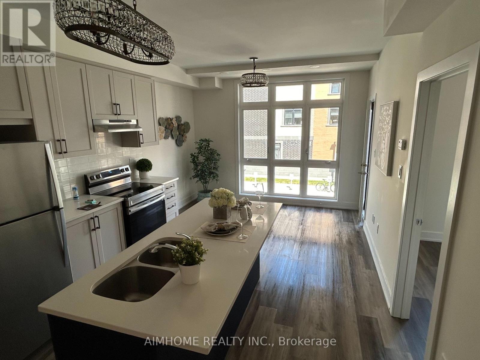 2 - 7 Phelps Lane, Richmond Hill, Ontario  L4E 1J4 - Photo 2 - N12539086