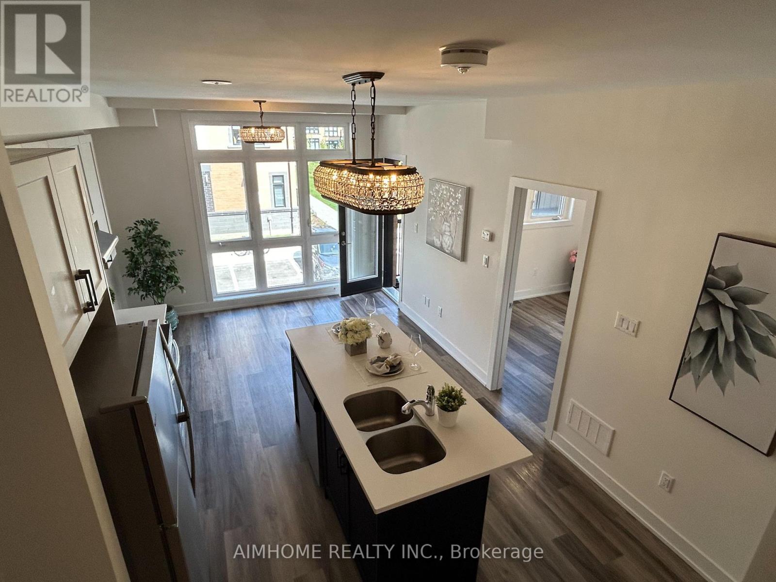 2 - 7 Phelps Lane, Richmond Hill, Ontario  L4E 1J4 - Photo 4 - N12539086