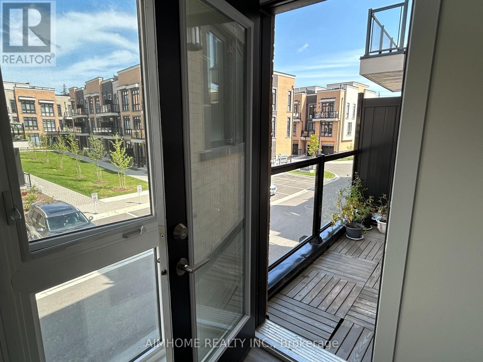 2 - 7 Phelps Lane, Richmond Hill, Ontario  L4E 1J4 - Photo 7 - N12539086