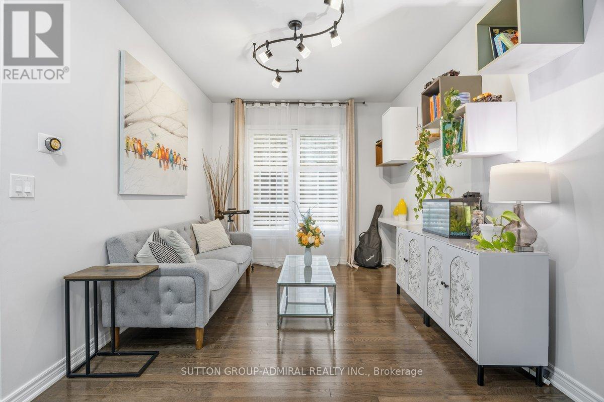 10 Usherwood Street, Aurora, Ontario  L4G 7W6 - Photo 14 - N12539132