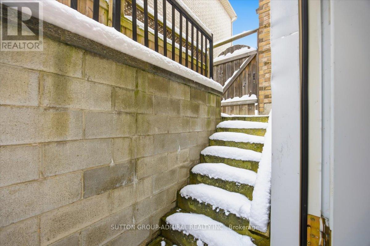 10 Usherwood Street, Aurora, Ontario  L4G 7W6 - Photo 42 - N12539132