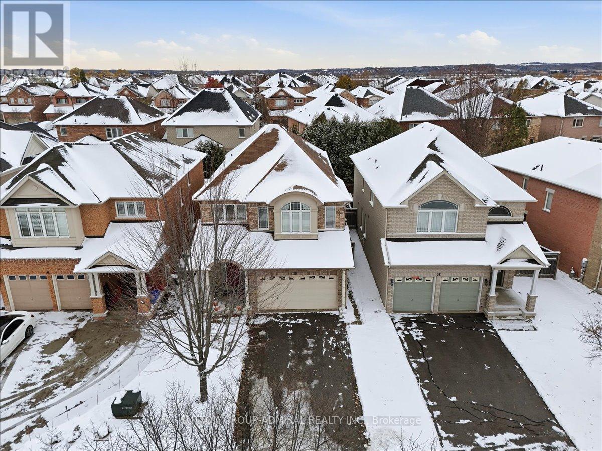 10 Usherwood Street, Aurora, Ontario  L4G 7W6 - Photo 47 - N12539132