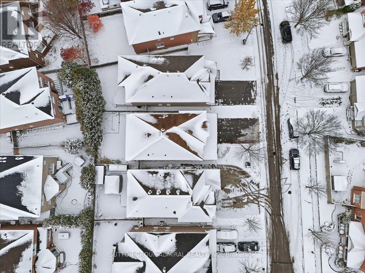 10 Usherwood Street, Aurora, Ontario  L4G 7W6 - Photo 49 - N12539132