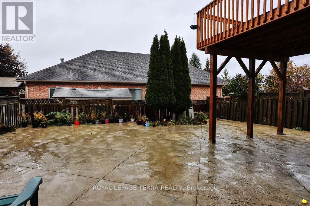 45 Peregrine Road, Barrie (Little Lake), Ontario  L4M 6R1 - Photo 44 - S12539084