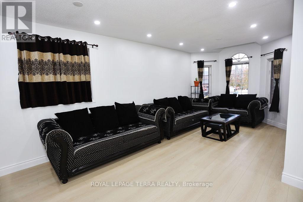 45 Peregrine Road, Barrie (Little Lake), Ontario  L4M 6R1 - Photo 47 - S12539084