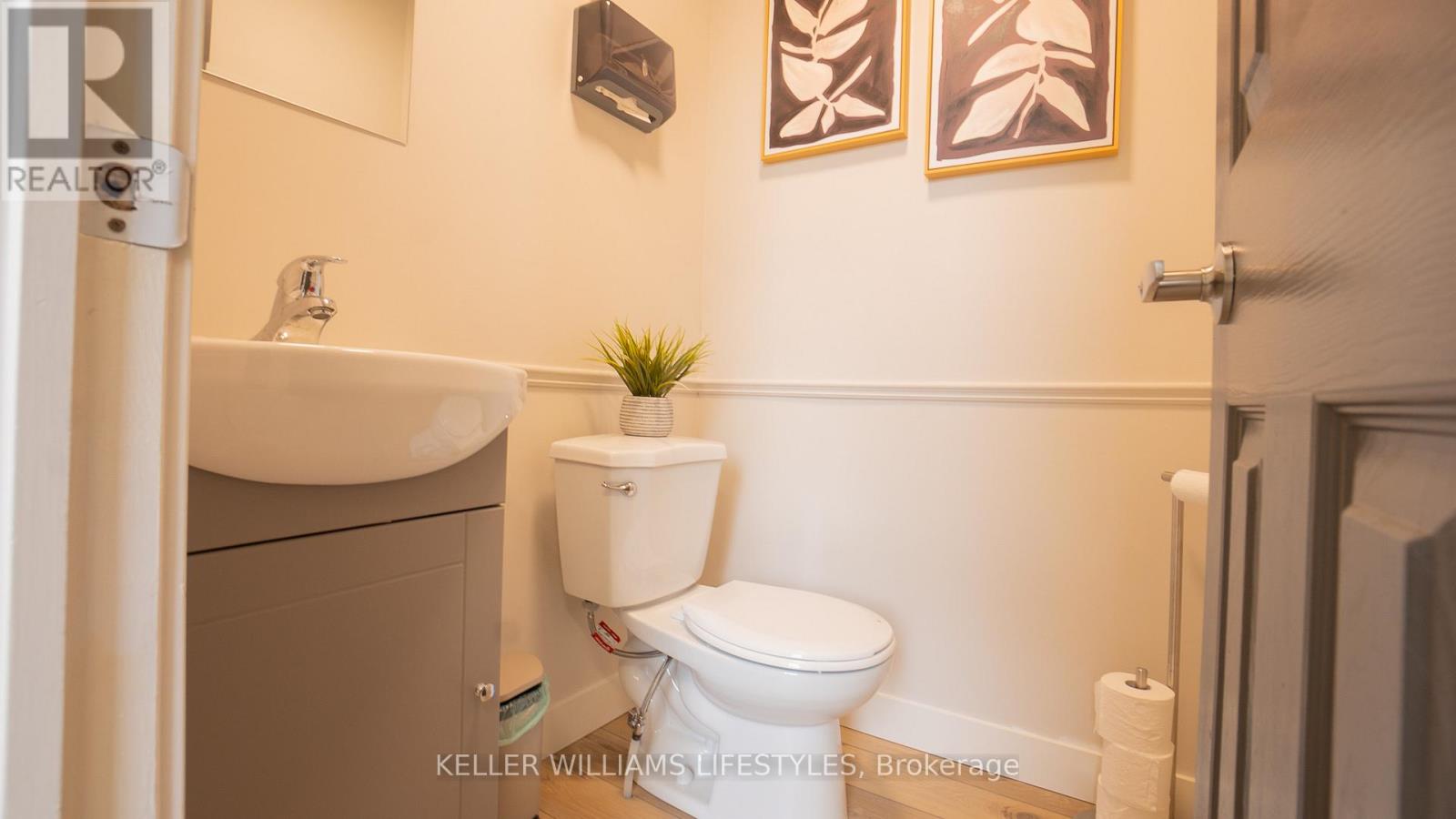 47 Frank Street, Strathroy-Caradoc, Ontario  N7G 2R3 - Photo 6 - X12539146