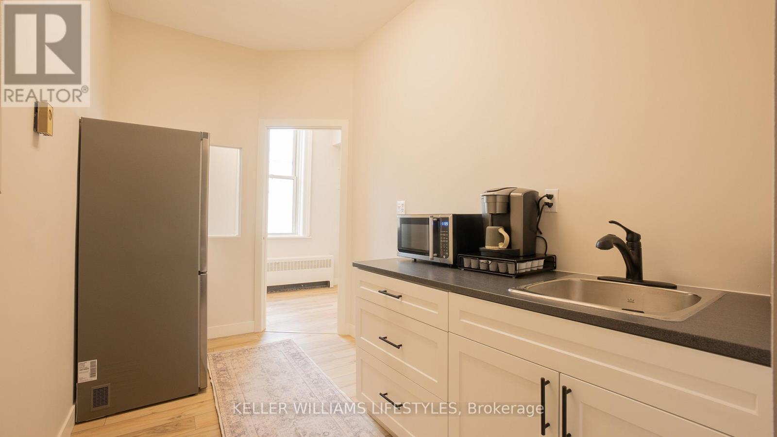 47 Frank Street, Strathroy-Caradoc, Ontario  N7G 2R3 - Photo 7 - X12539146