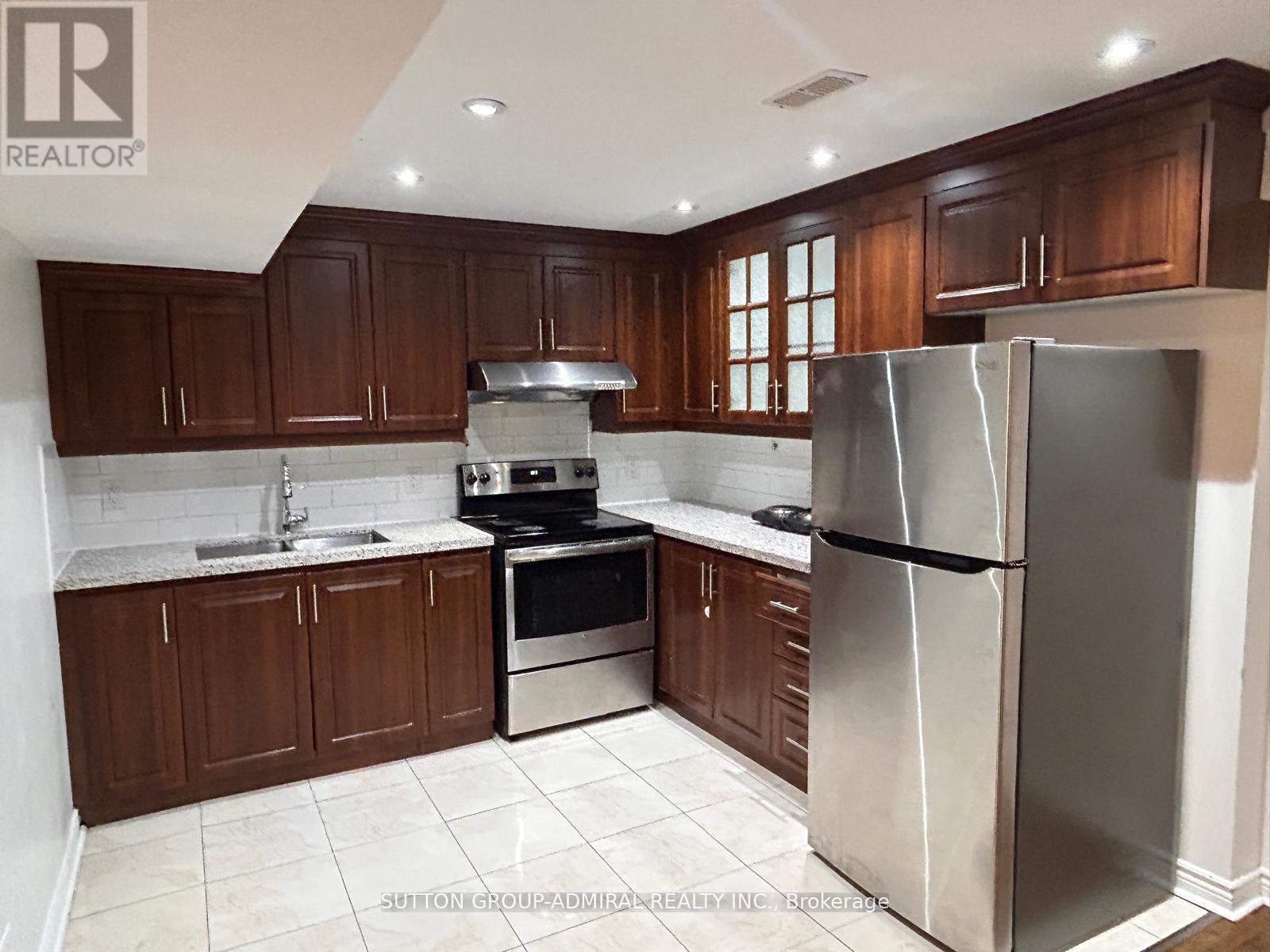 Basement - 39 Bassett Crescent, Brampton, Ontario  L6X 0E4 - Photo 16 - W12538936