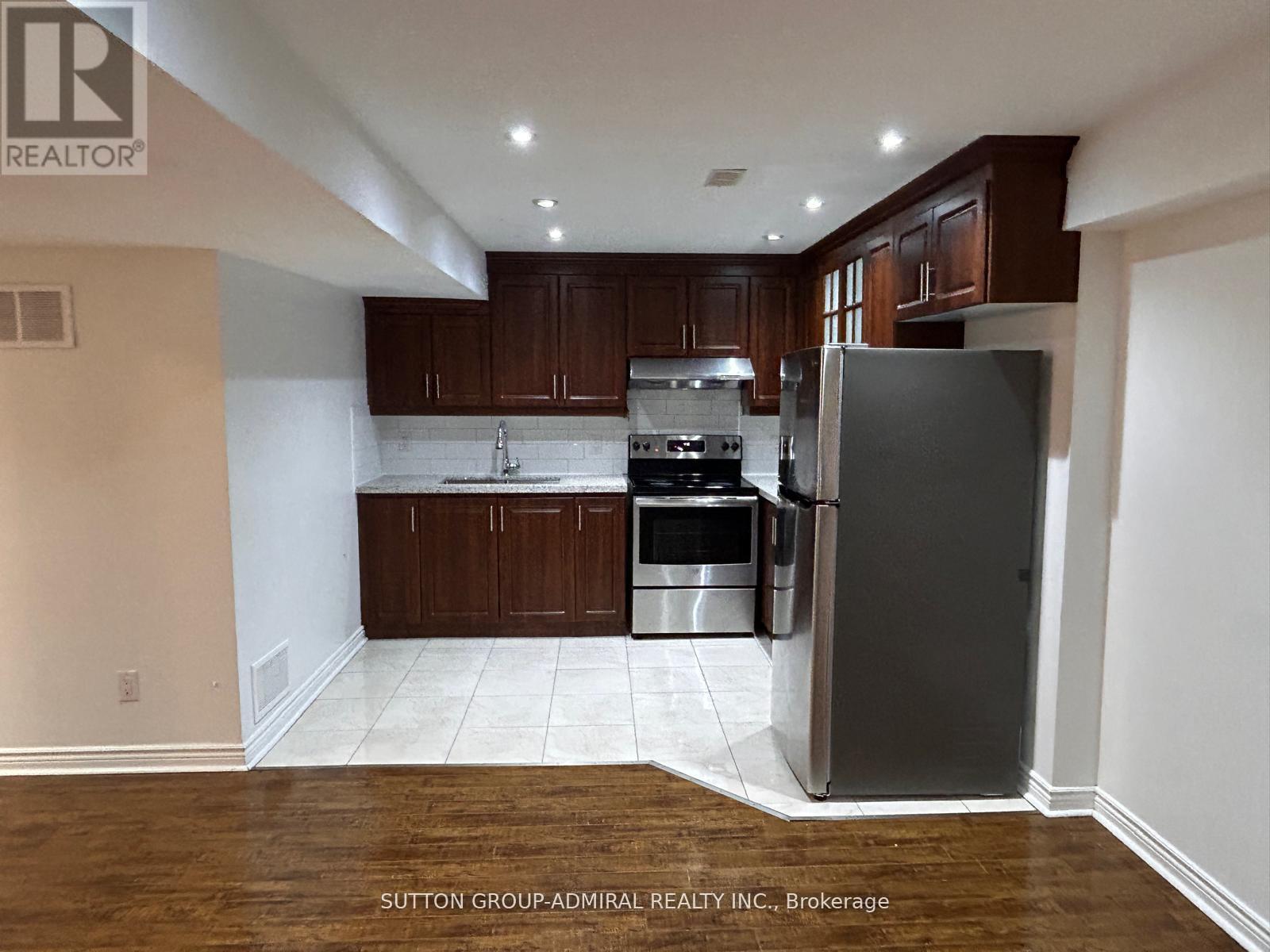 Basement - 39 Bassett Crescent, Brampton, Ontario  L6X 0E4 - Photo 18 - W12538936