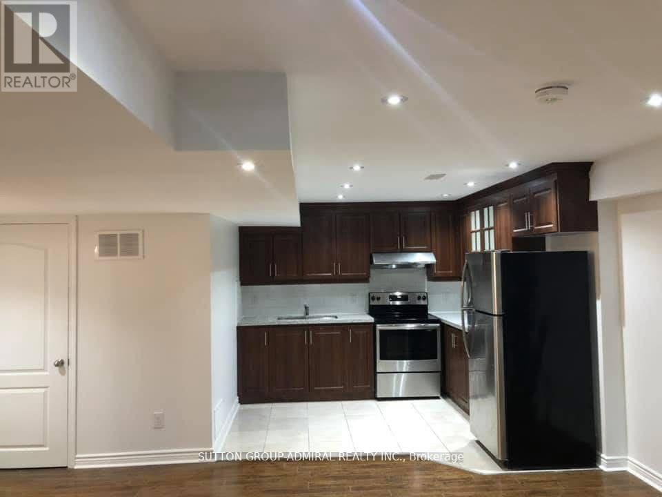 Basement - 39 Bassett Crescent, Brampton, Ontario  L6X 0E4 - Photo 5 - W12538936