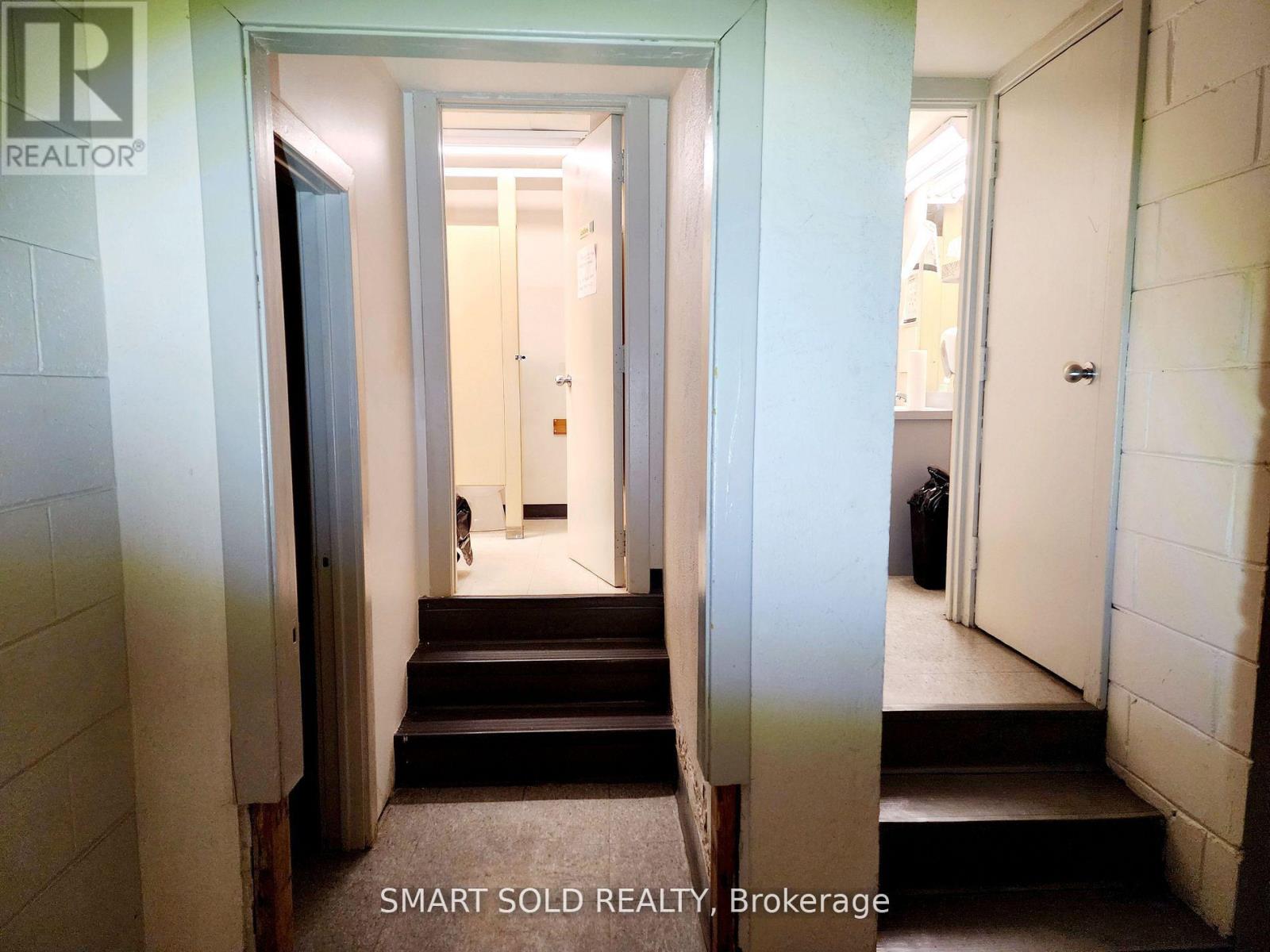 102 - 2428 Islington Avenue, Toronto, Ontario  M9W 3X8 - Photo 11 - W12538940