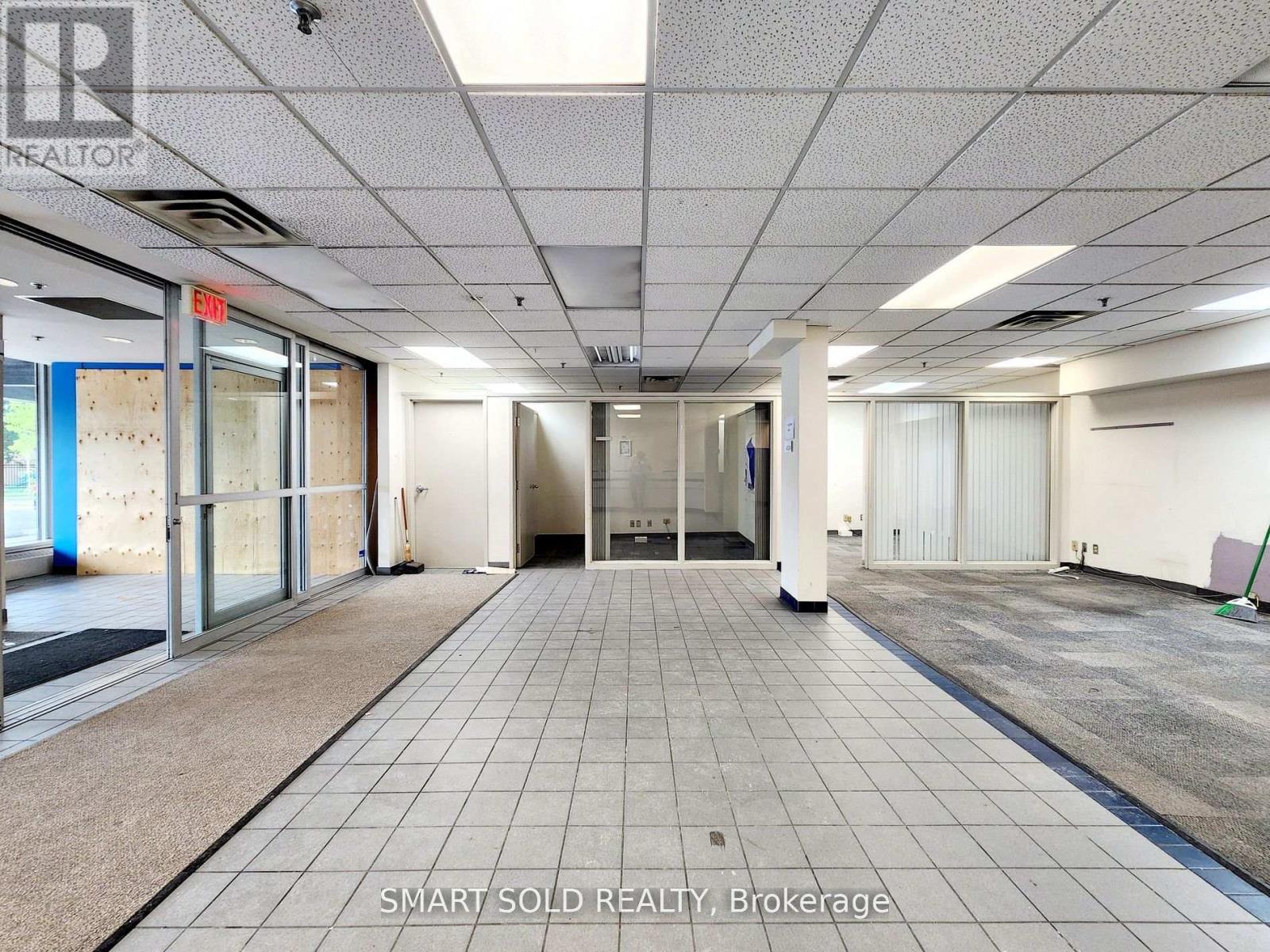 102 - 2428 Islington Avenue, Toronto, Ontario  M9W 3X8 - Photo 4 - W12538940