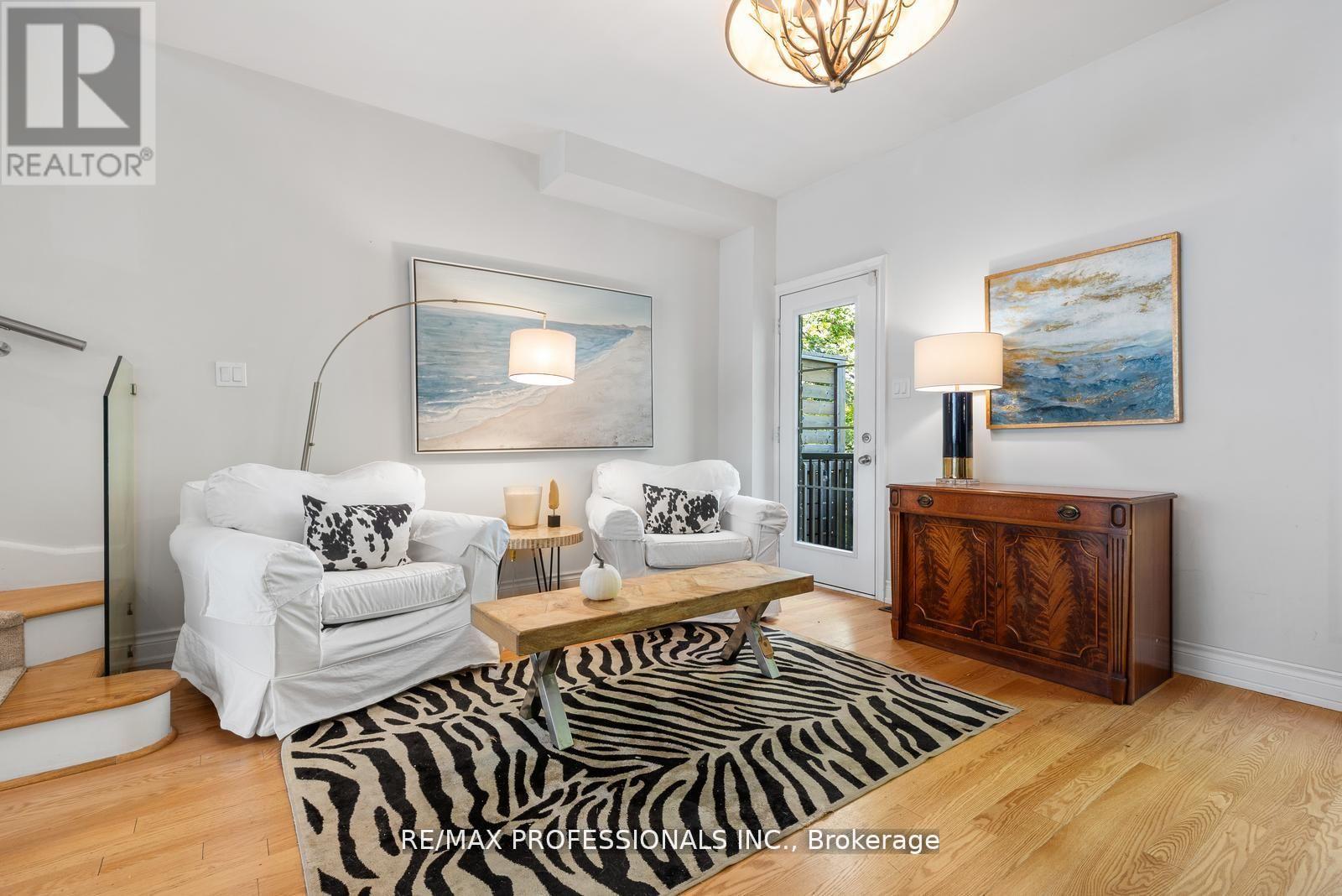 16 Dryden Way, Toronto, Ontario  M9R 0B2 - Photo 11 - W12538962