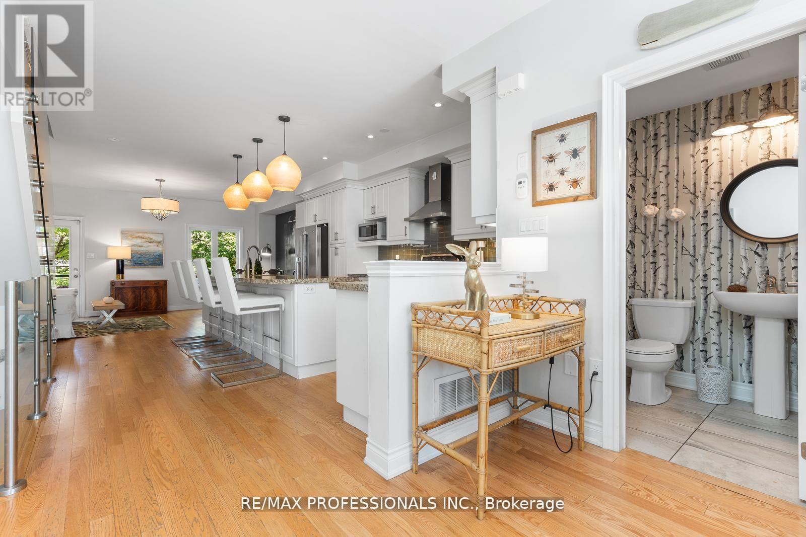 16 Dryden Way, Toronto, Ontario  M9R 0B2 - Photo 16 - W12538962