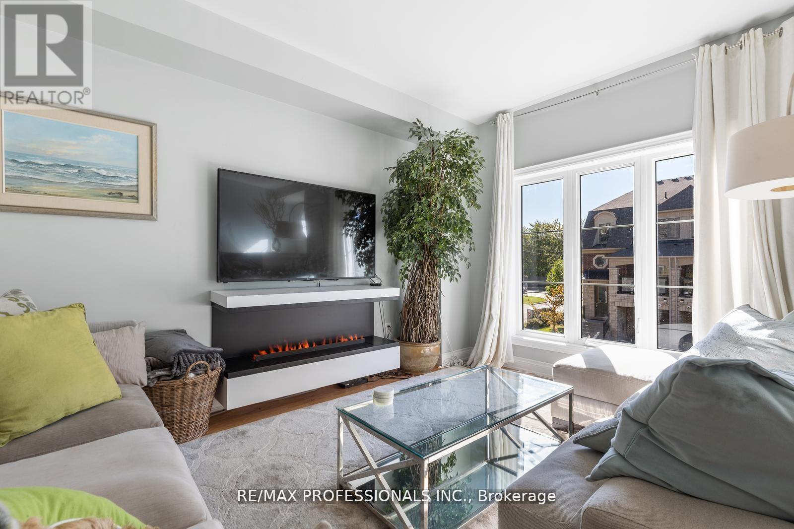 16 Dryden Way, Toronto, Ontario  M9R 0B2 - Photo 19 - W12538962