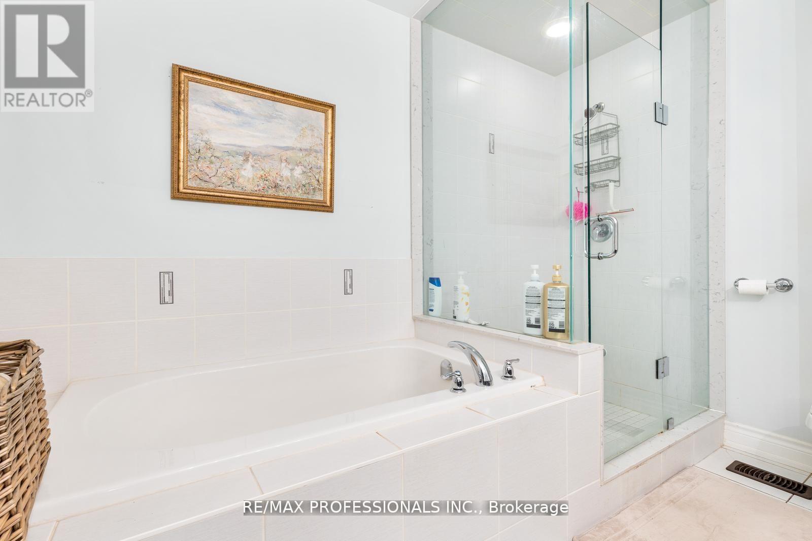 16 Dryden Way, Toronto, Ontario  M9R 0B2 - Photo 23 - W12538962