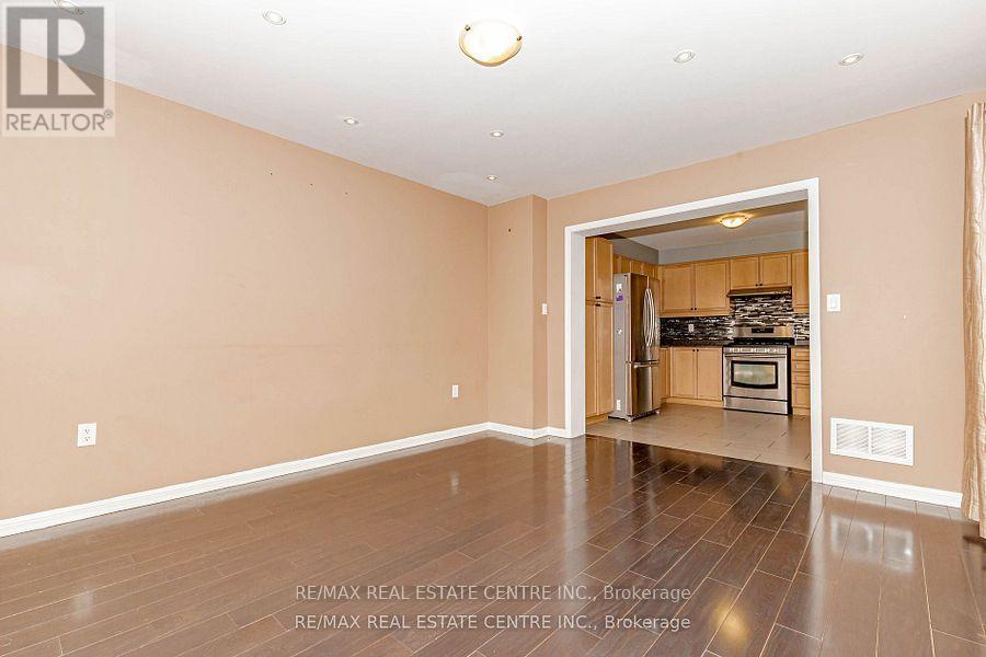 299 Dymott Avenue, Milton, Ontario  L9T 0Z4 - Photo 10 - W12538988