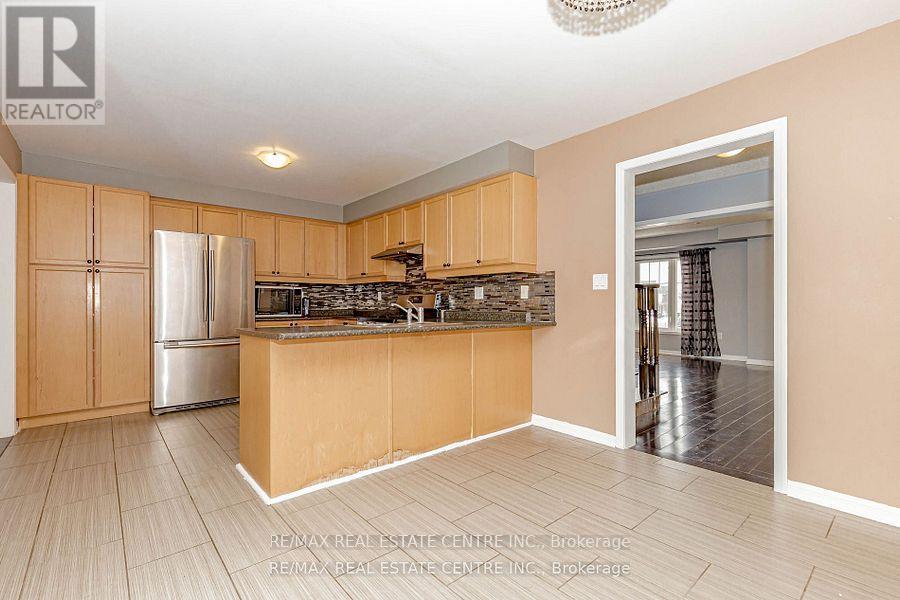 299 Dymott Avenue, Milton, Ontario  L9T 0Z4 - Photo 12 - W12538988