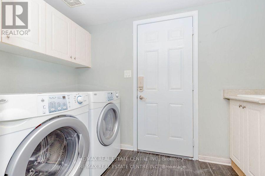 299 Dymott Avenue, Milton, Ontario  L9T 0Z4 - Photo 15 - W12538988