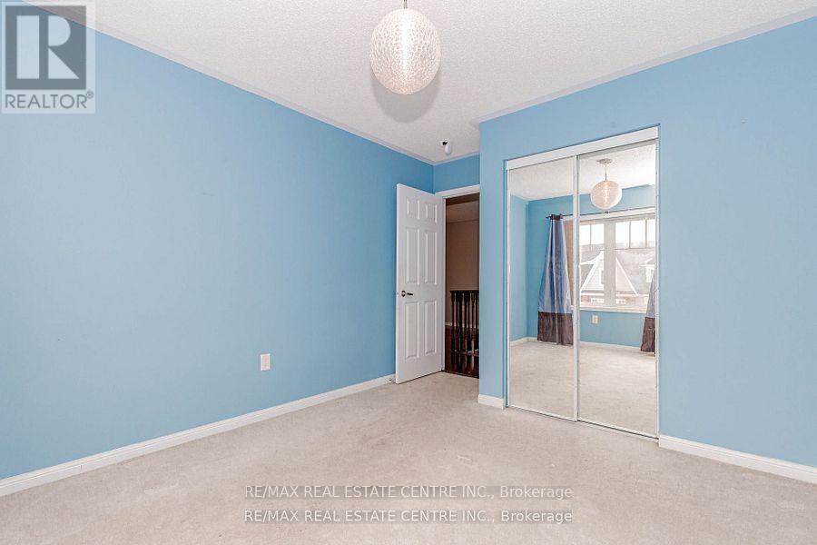 299 Dymott Avenue, Milton, Ontario  L9T 0Z4 - Photo 19 - W12538988