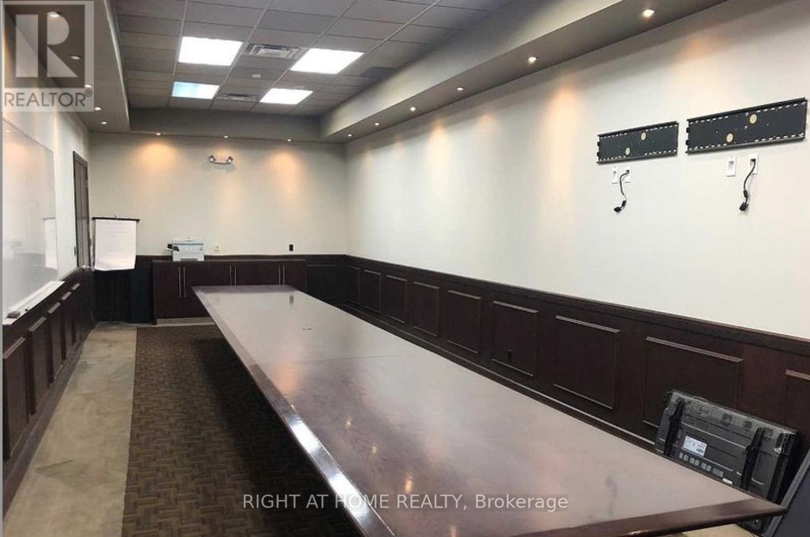 2556 Meadowpine Boulevard, Mississauga, Ontario  L5N 6P9 - Photo 3 - W12538998