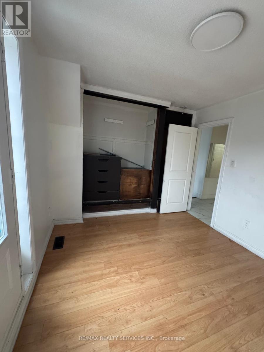 5 Sprucewood Road, Brampton, Ontario  L6Z 0J3 - Photo 10 - W12539012