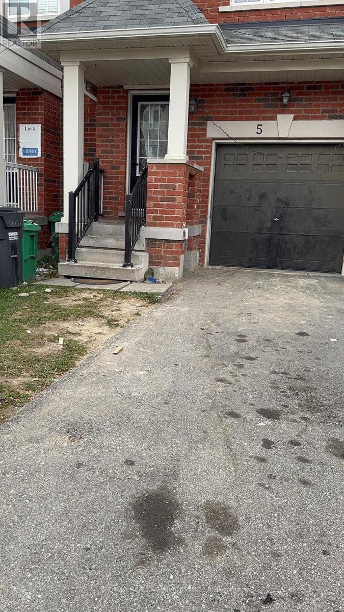 5 Sprucewood Road, Brampton, Ontario  L6Z 0J3 - Photo 2 - W12539012